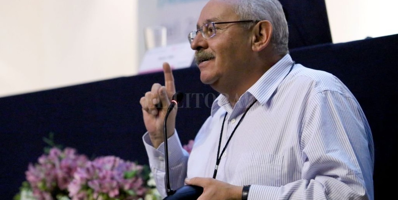 "En la literatura están las armas para enfrentar a los monstruos de la realidad"