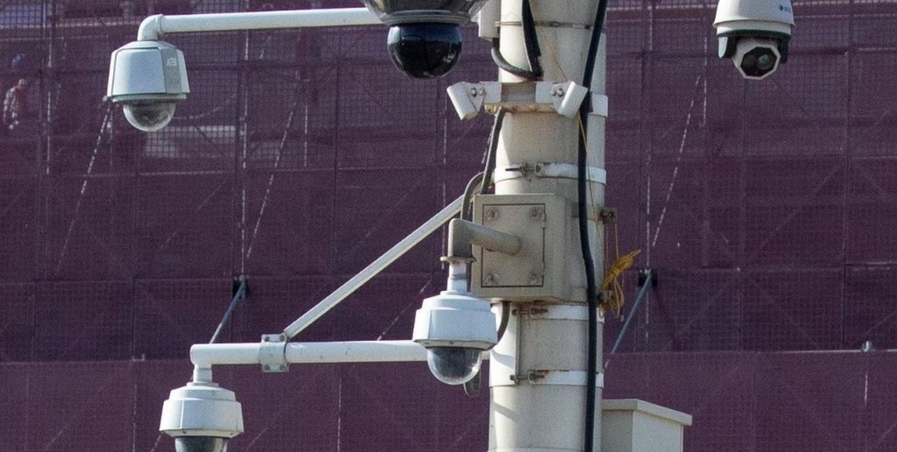 Europa estudia prohibir la Inteligencia Artificial para la vigilancia masiva