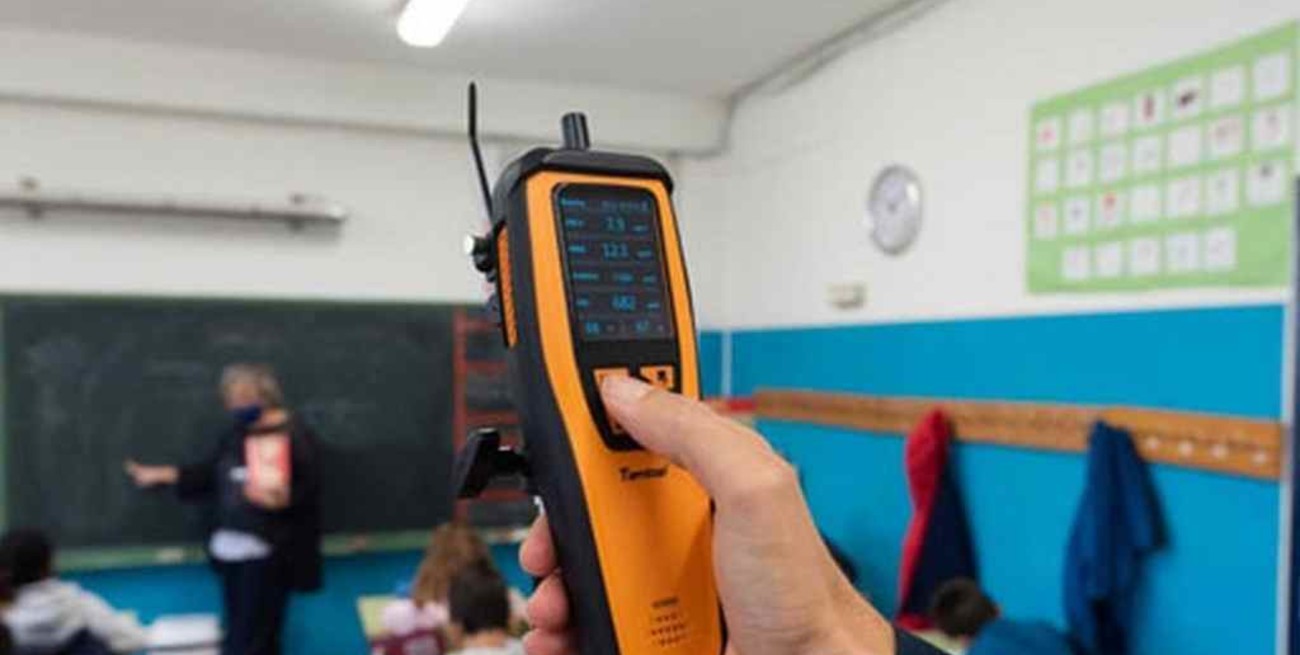 En la ciudad ya piden poner medidores de dióxido de carbono para reducir contagios  