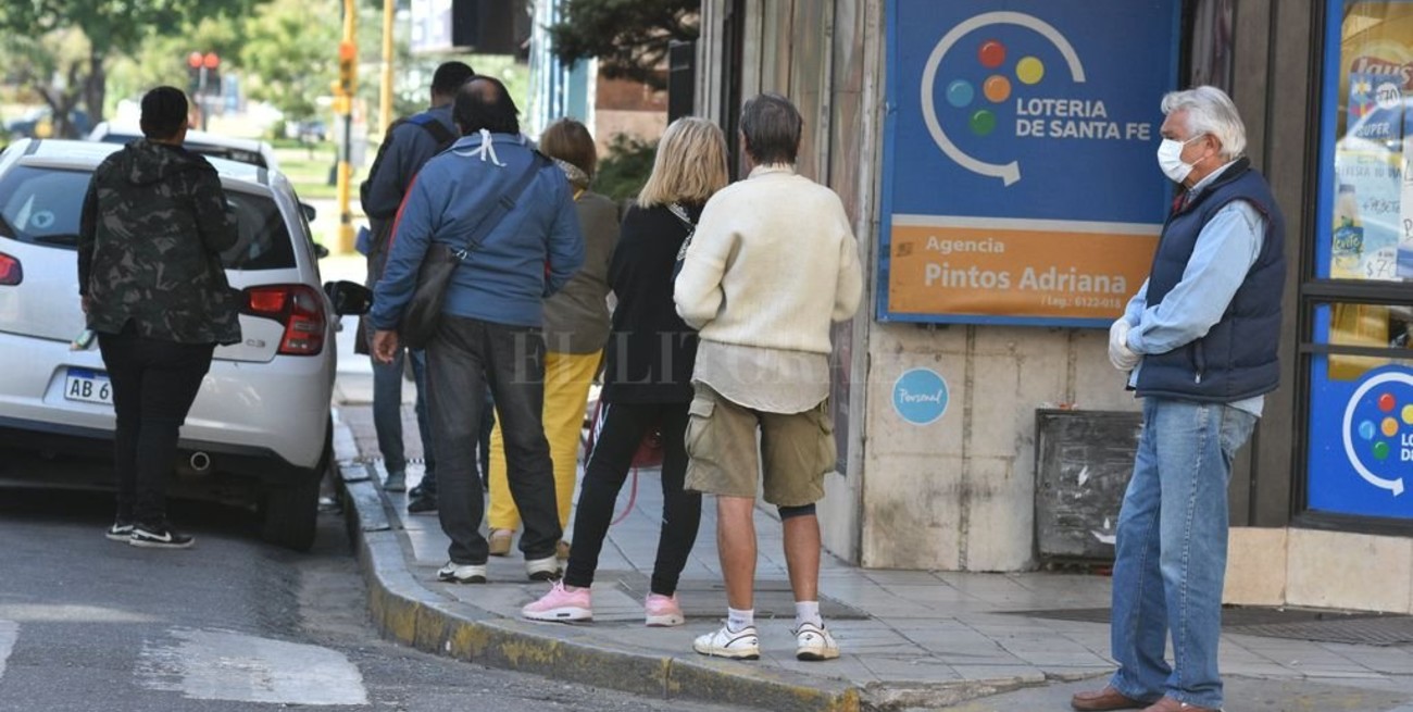 Congelan tarifas de luz, agua y peajes por los próximos 120 días