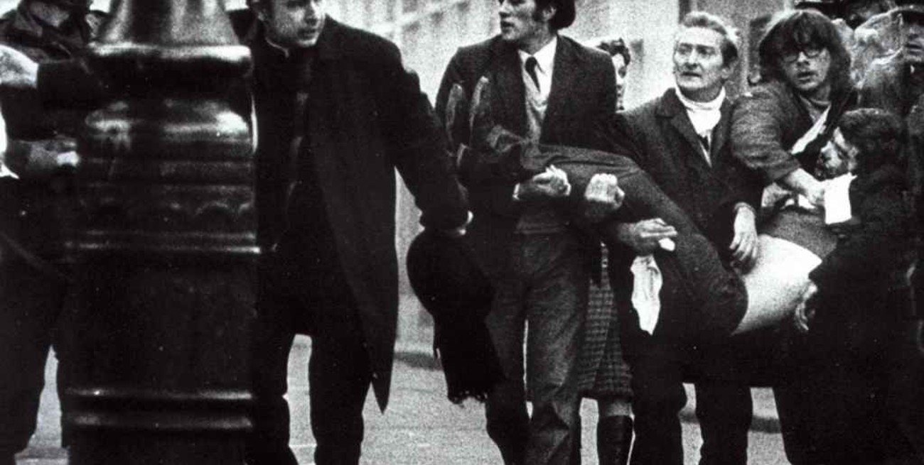 Retiran cargos contra soldados acusados de asesinatos en el "Domingo sangriento" de 1972  