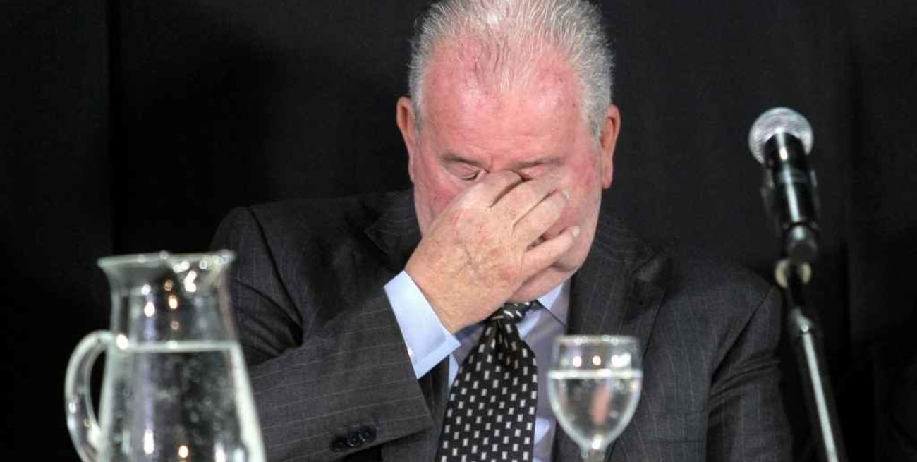 Un banco suizo reconoció que depositó 30 millones de dólares en sobornos para Julio Humberto Grondona  