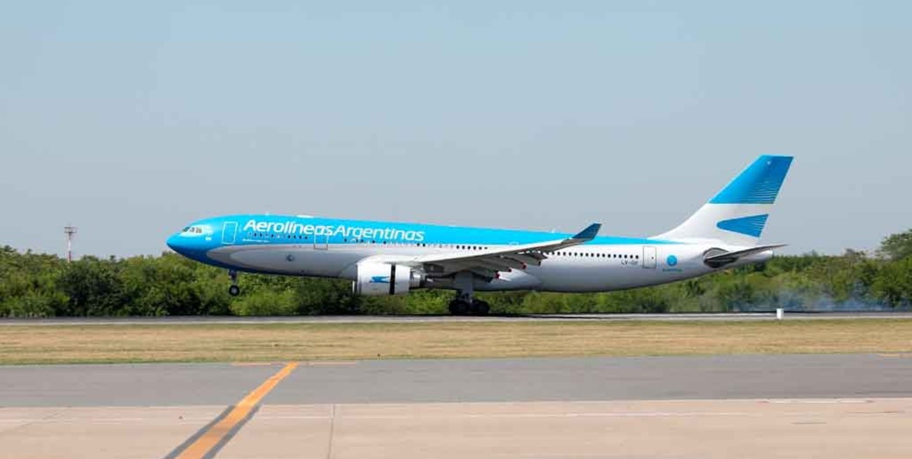 Llegaron al país las 300 mil vacunas rusas y comienza el operativo de traslado hacia las provincias