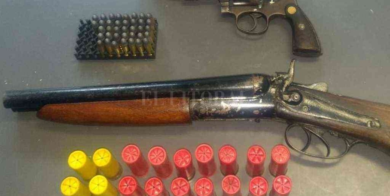 Amenazó a su pareja y le secuestran armas