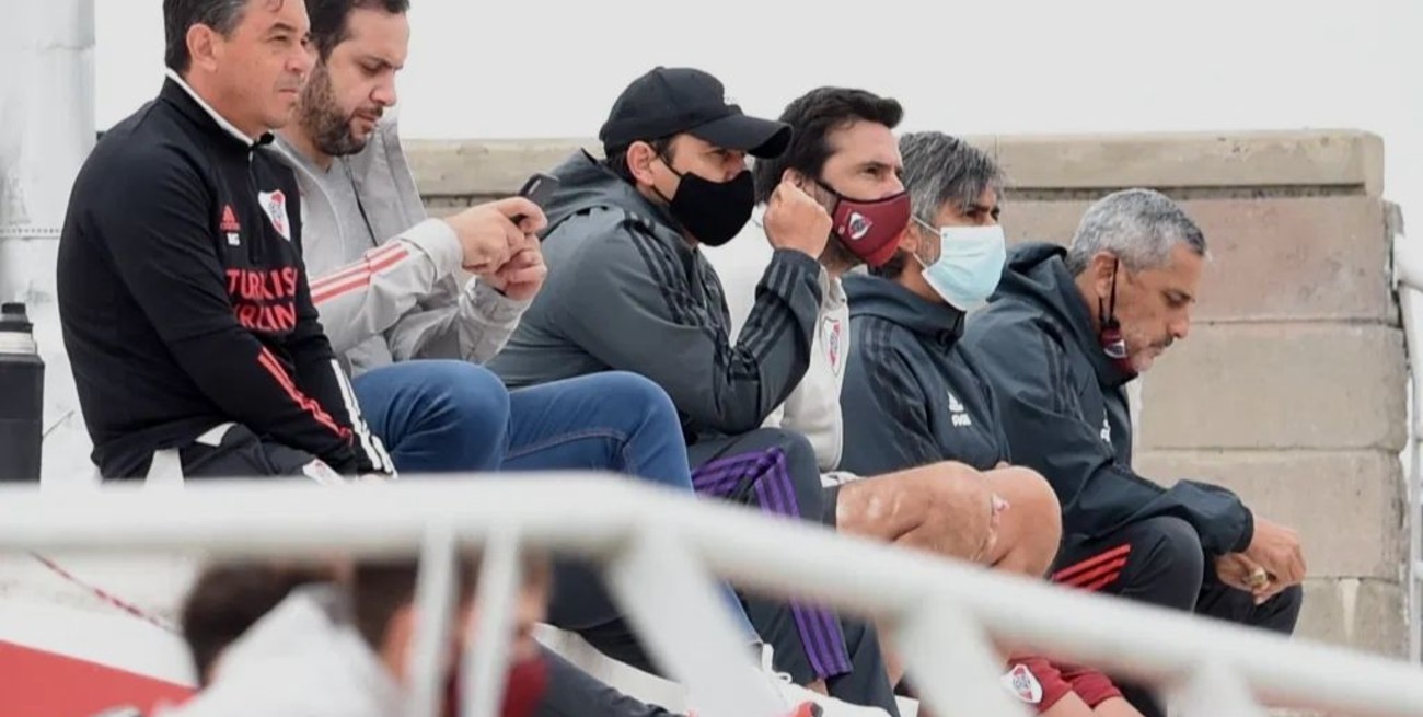 Tras obtener la Supercopa Argentina, Marcelo Gallardo estuvo viendo a la reserva de River