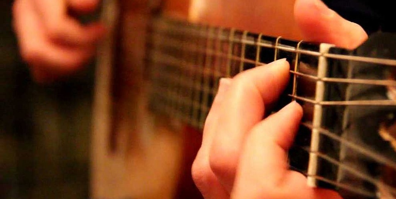 Folclorista detenido por golpear a su pareja embarazada