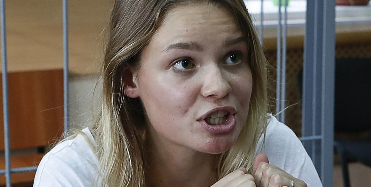 Condenaron a prisión a una de las integrantes del grupo de rock Pussy Riot