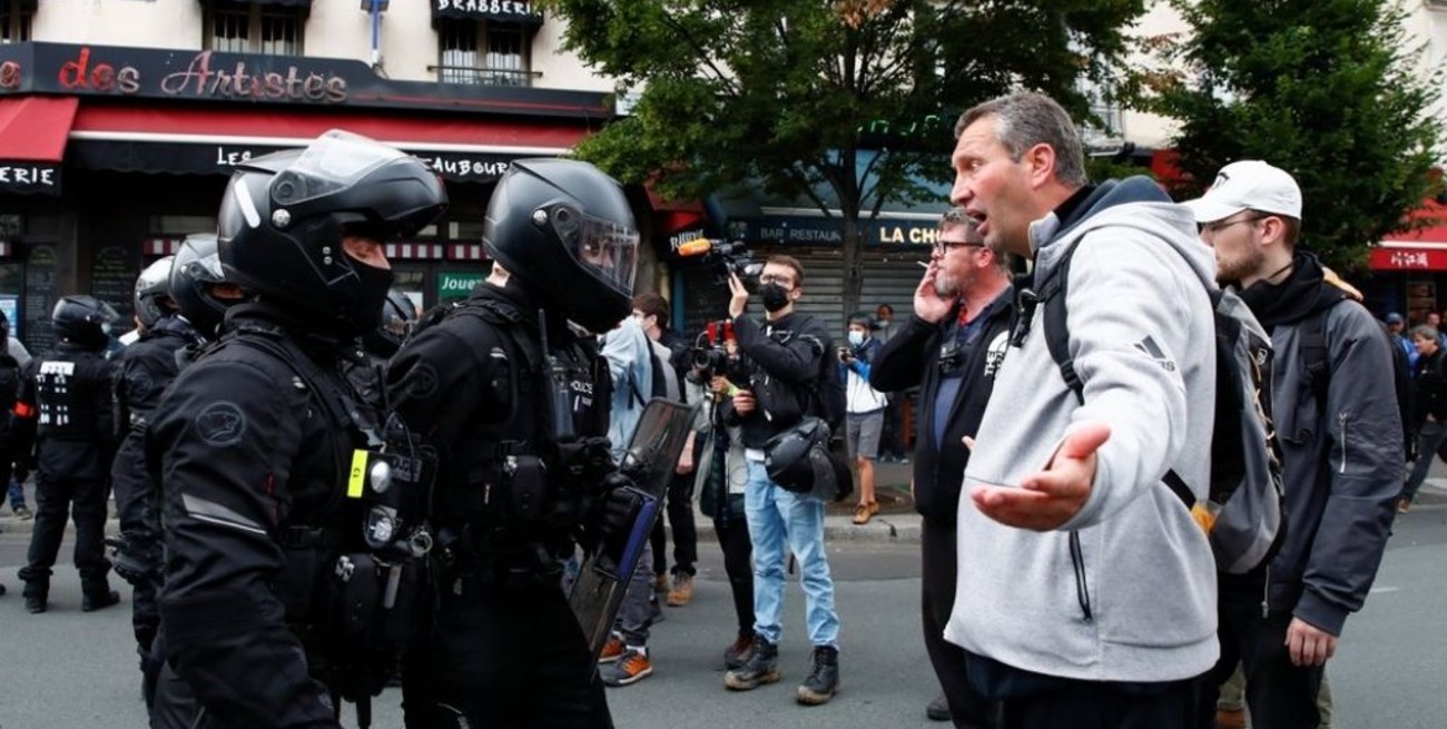 Masivas protestas en Francia y Grecia contra la vacunación obligatoria