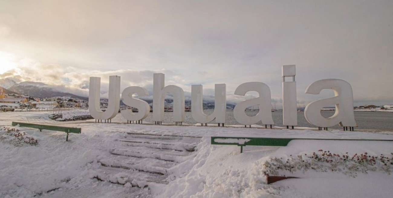 Imágenes de la primera gran nevada del año en Ushuaia