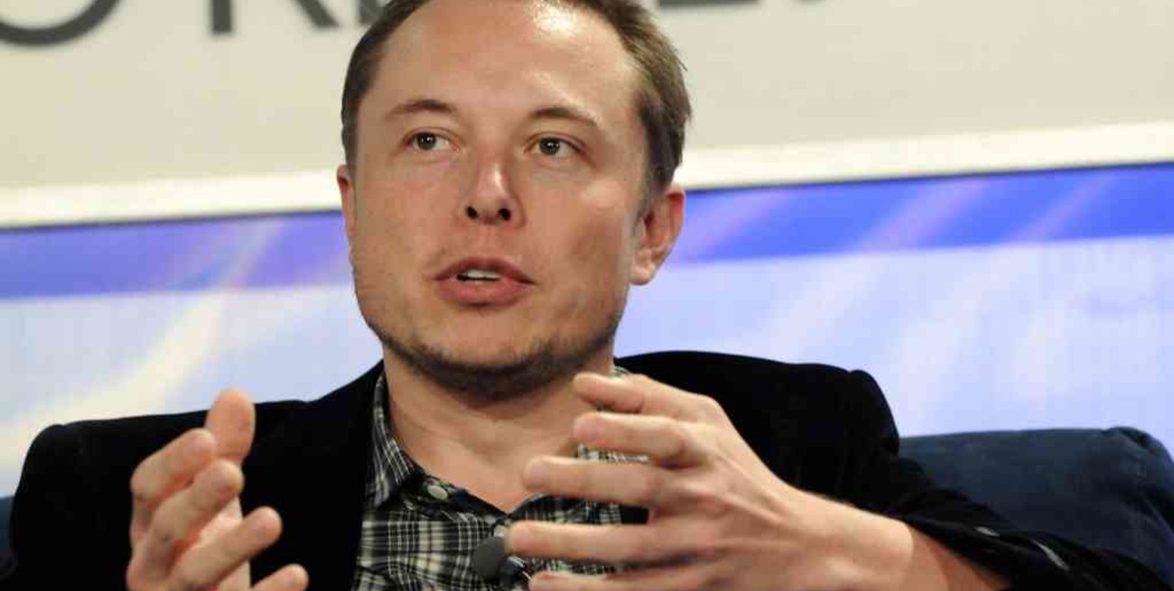Elon Musk anunció que Tesla desarrollará robots humanoides para el 2022