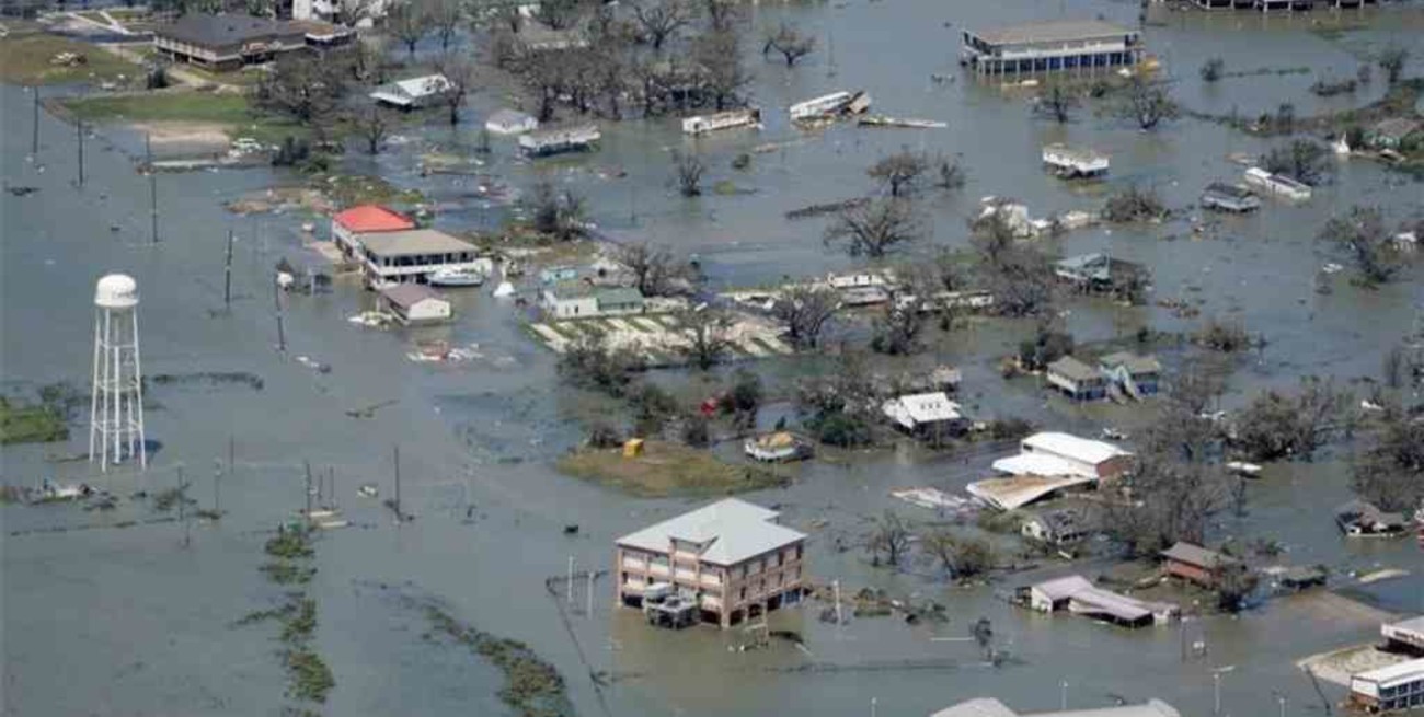 Laura dejó al menos 14 muertos y prolongados apagones en Luisiana