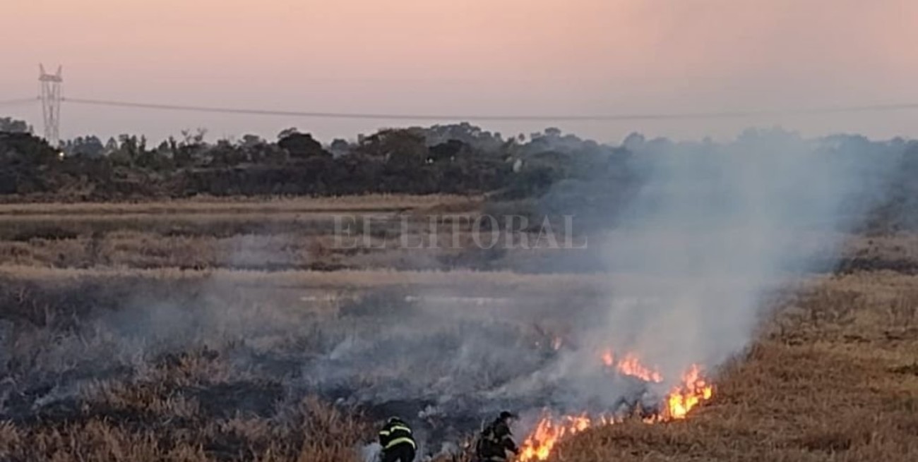 Intensa labor de bomberos en Santa Fe, Rafaela, Rincón y en Rosario