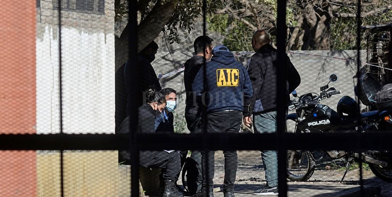 Rosario: asesinaron a un hombre cuando estacionaba su auto en una cochera