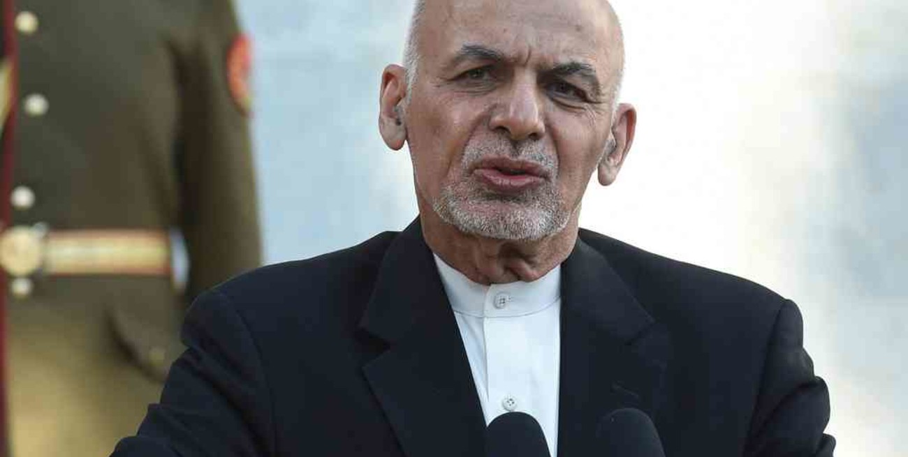 Emiratos Árabes Unidos proporcionó asilo al presidente afgano Ashraf Ghani
