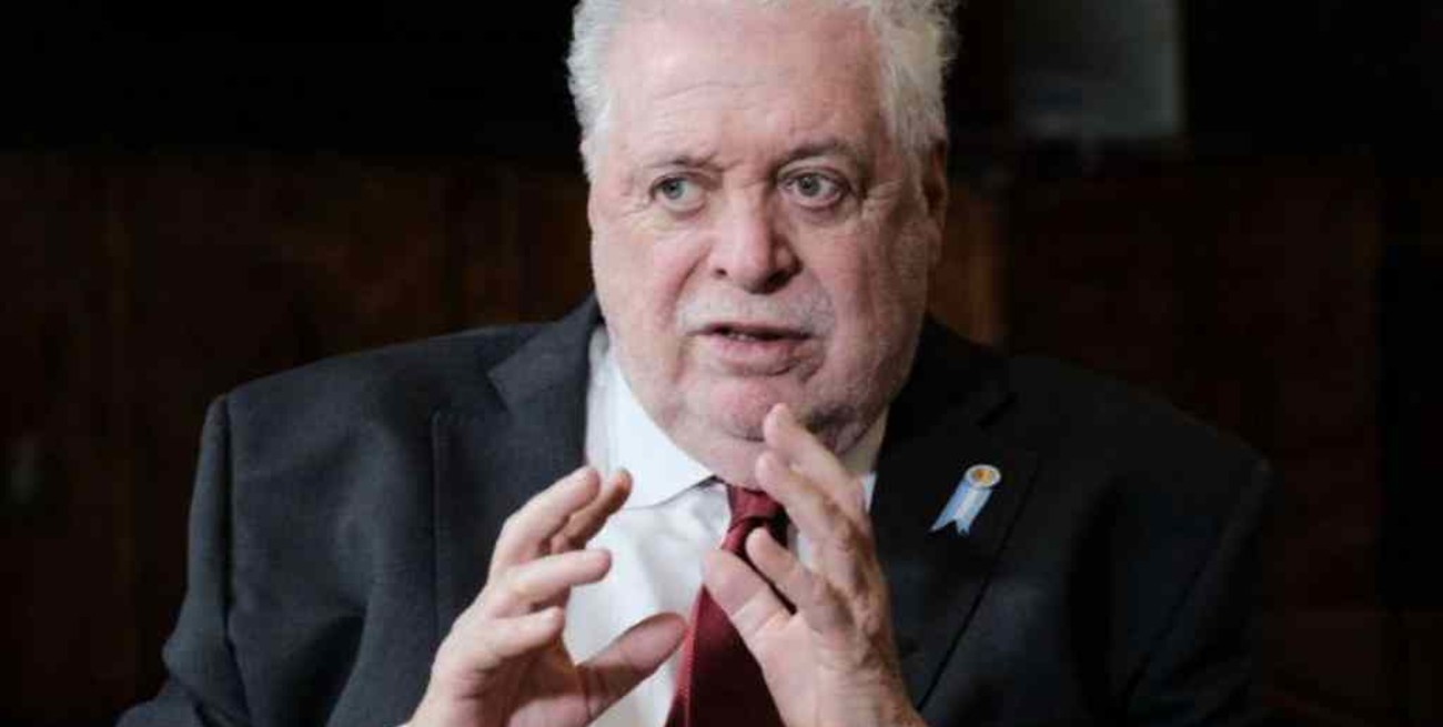 Ginés González García adelantó la posibilidad de partidos de fútbol oficiales en agosto