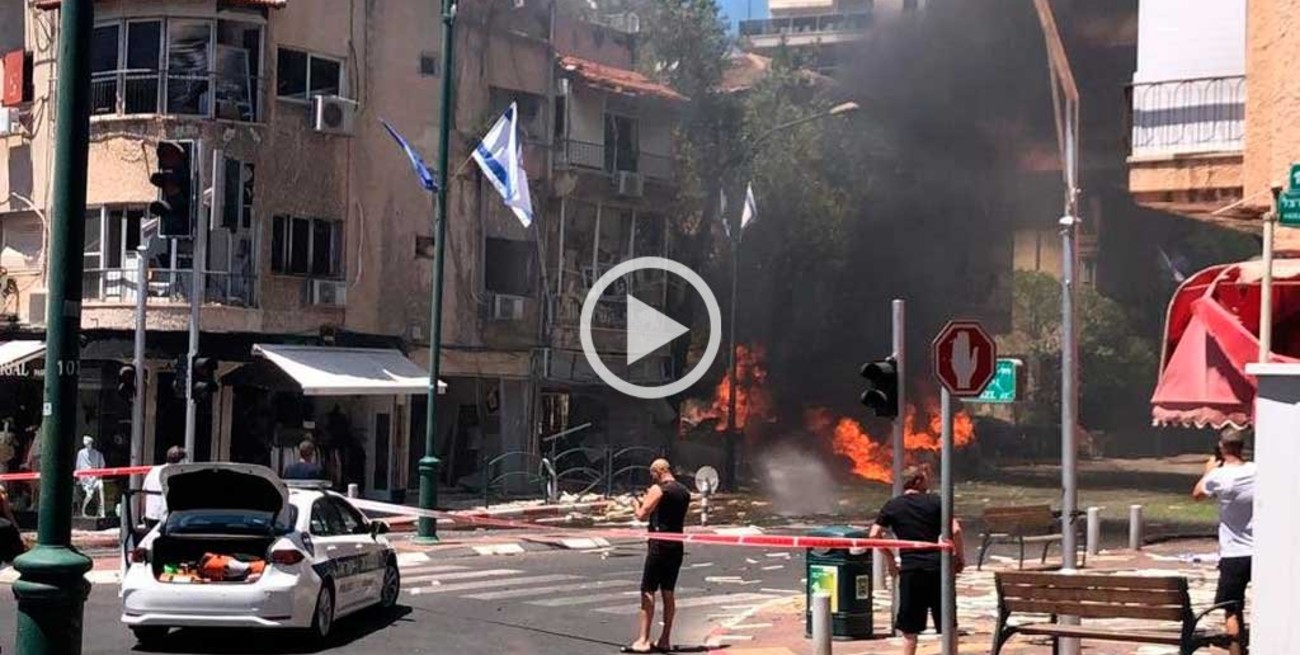Un muerto en medio de fuertes bombardeos en el centro de Israel