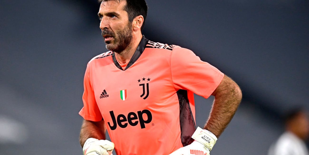 Buffon no se retira y jugará en el Parma