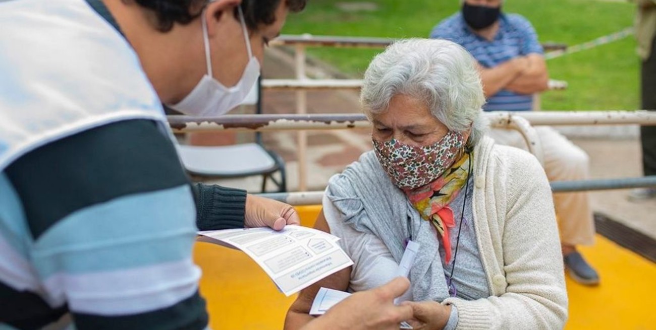 Más de 300 personas mayores de 80 años accedieron a la vacuna en Paraná sin necesidad de turnos