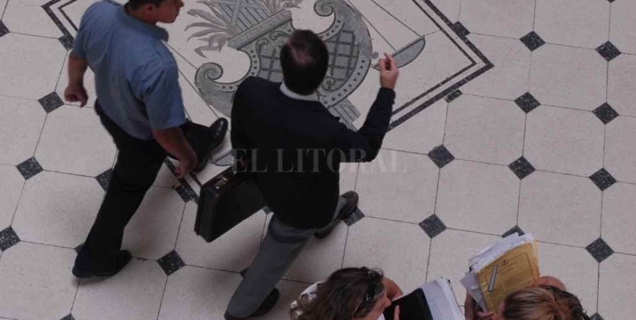 Los poderes Judicial y Legislativo regresan al trabajo presencial