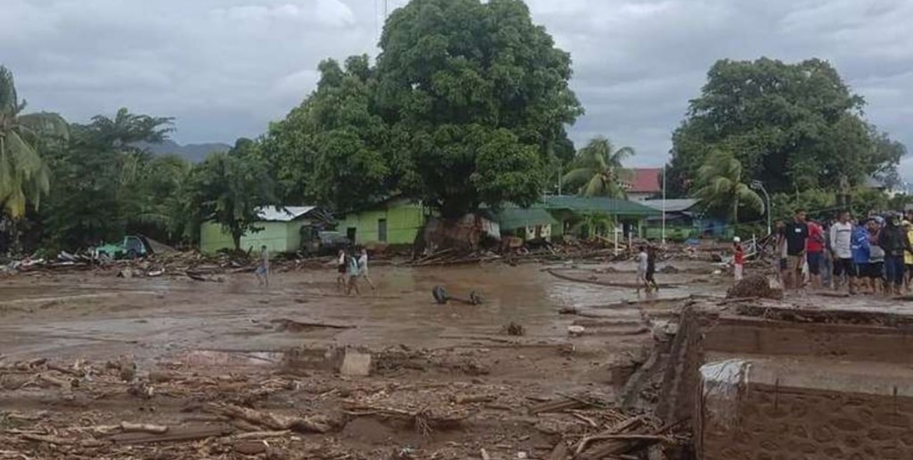 Las inundaciones en Indonesia causaron 44 muertes 