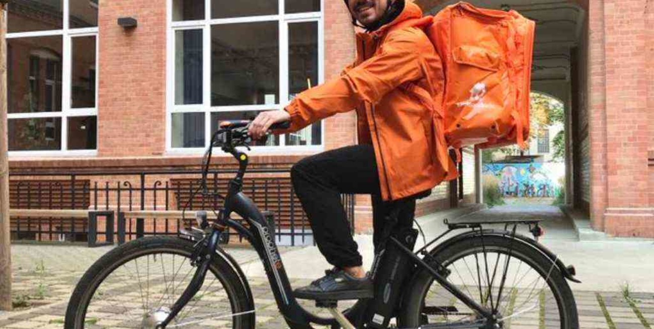 Un argentino trabaja como repartidor de delivery en Alemania, y gana alrededor de 2.000 euros por mes 
