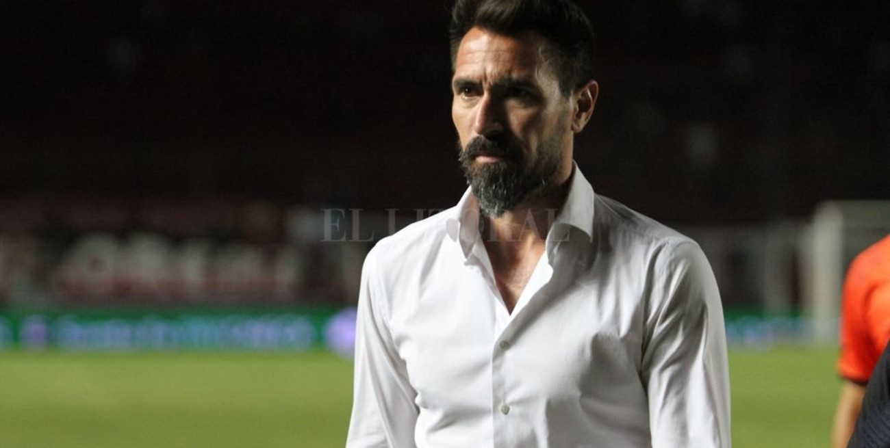 ¿Cómo fue el debut de Eduardo Domínguez en Colón? 