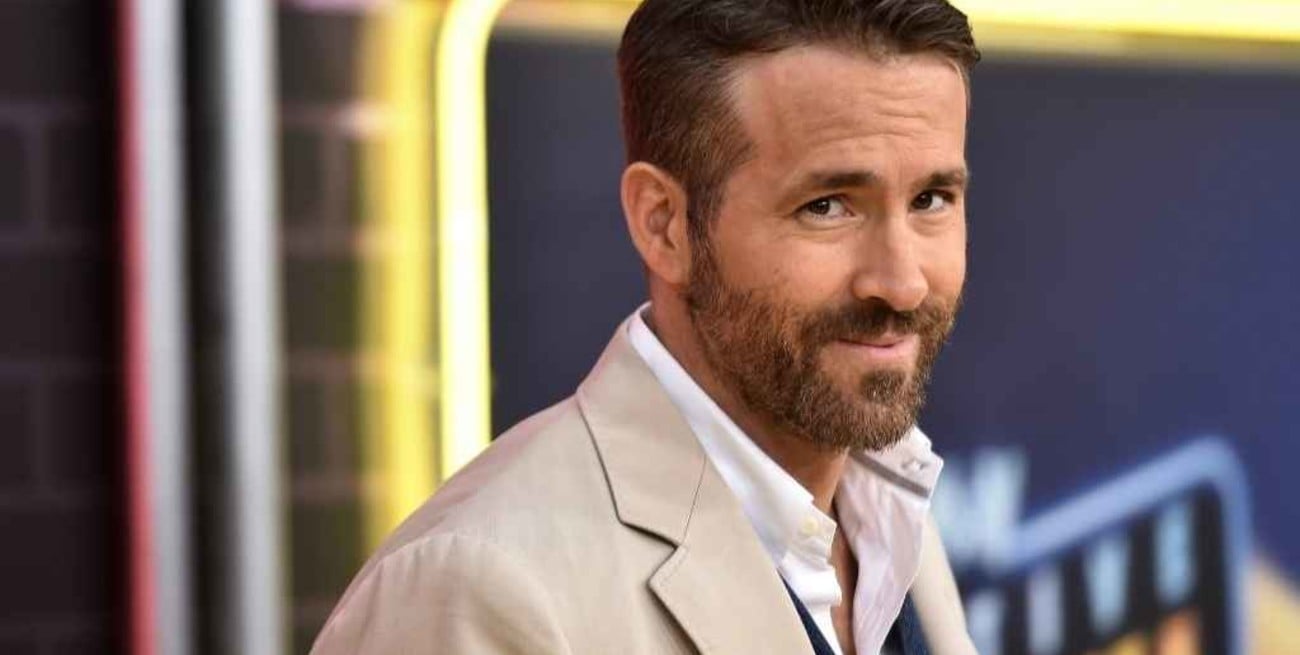 Ryan Reynolds y Rob McElhenney compraron un club de fútbol de Gales 