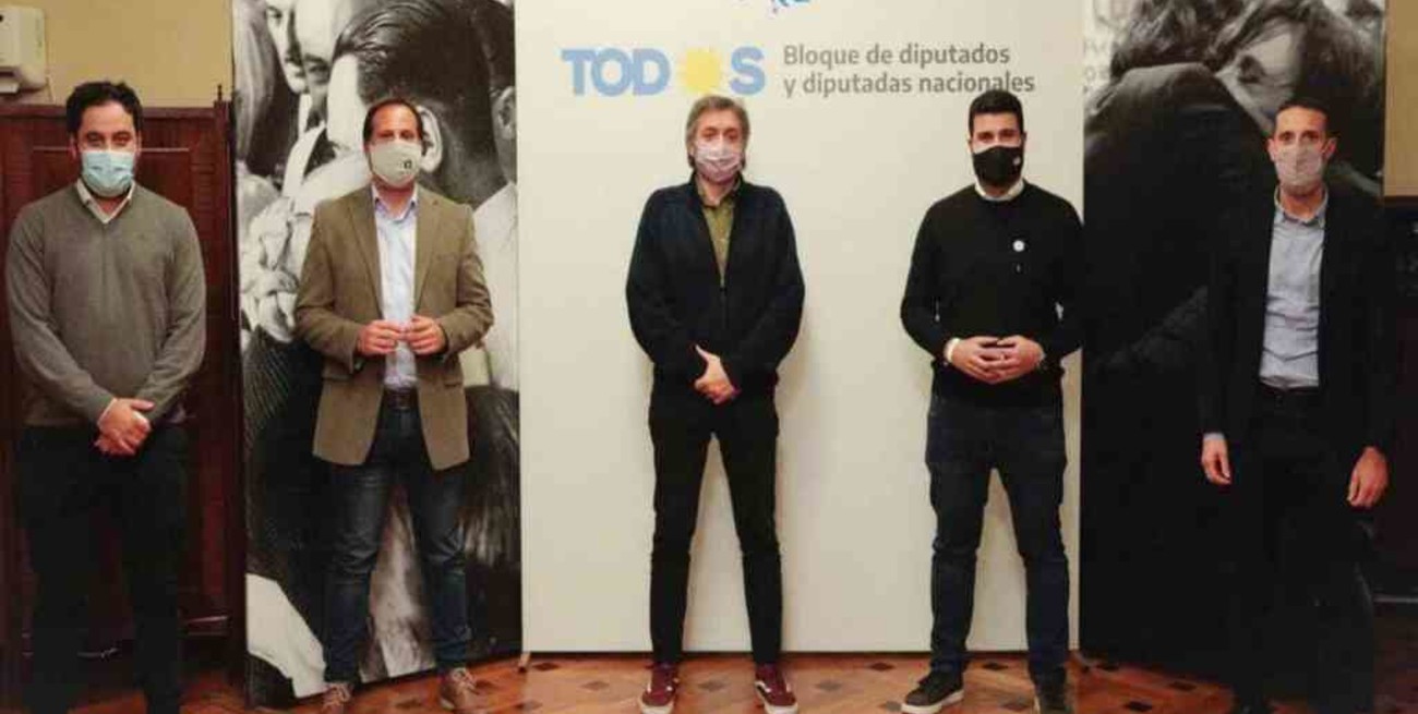 Máximo Kirchner y Marcos Cleri recibieron al intendente de Pérez y el presidente comunal de General Lagos