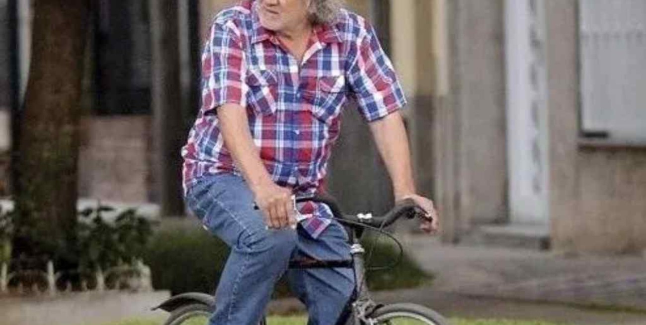 Brutal golpiza al "Trinche" Carlovich para robarle la bicicleta en Rosario