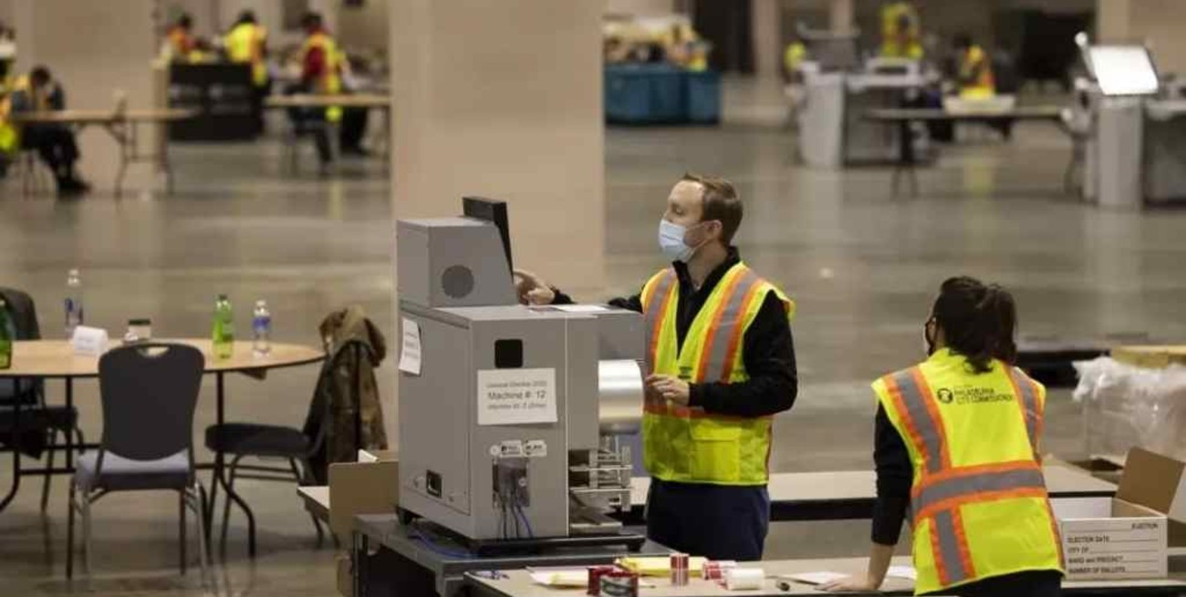 La policía de Filadelfia investiga presunto plan para atacar el centro donde se realiza el escrutinio