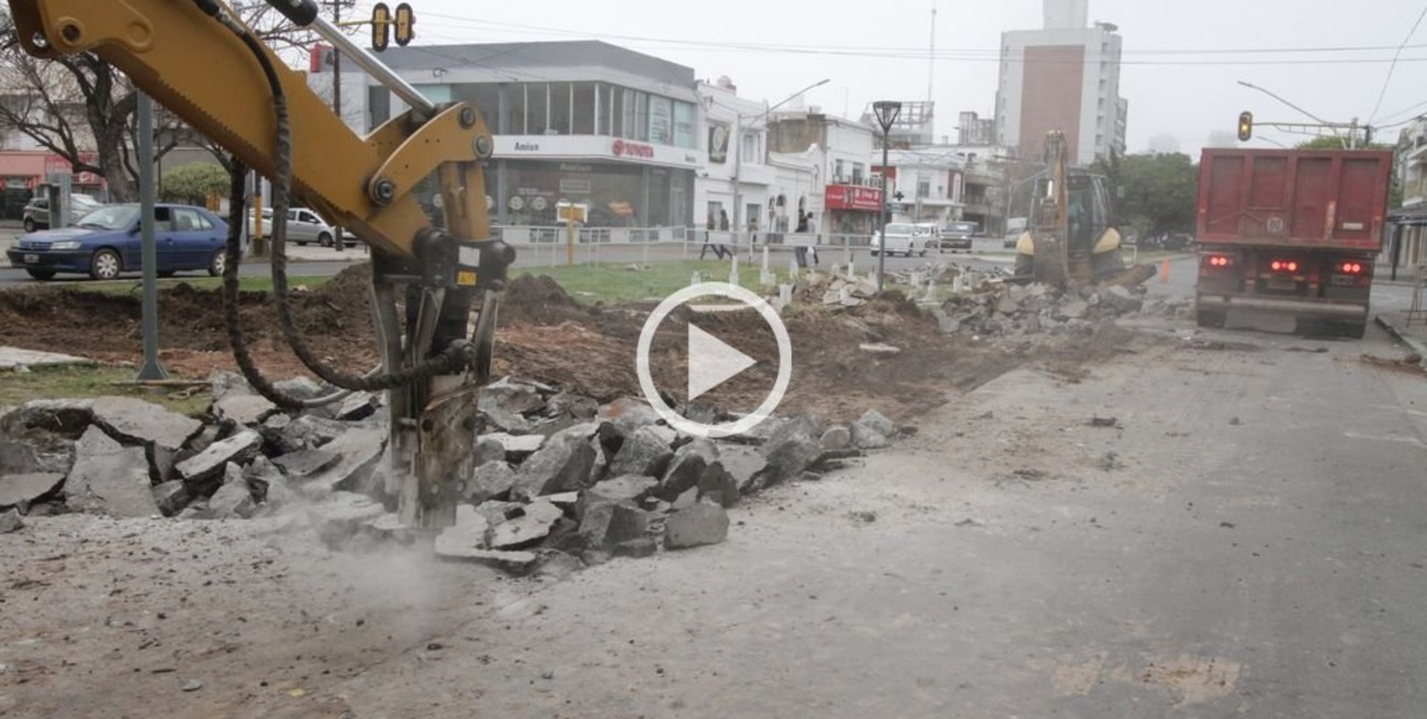 Con una cámara subterránea buscarán la  solución al socavón de Urquiza y Bulevar