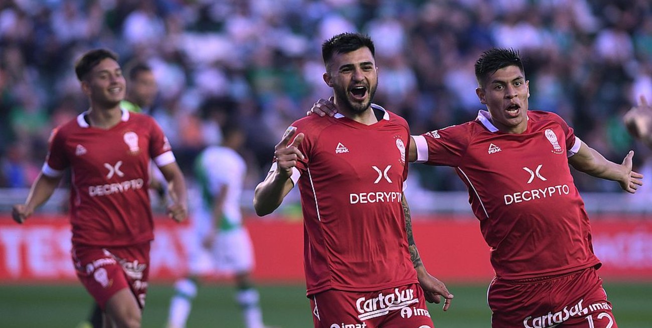 Huracán goleó a Banfield como visitante