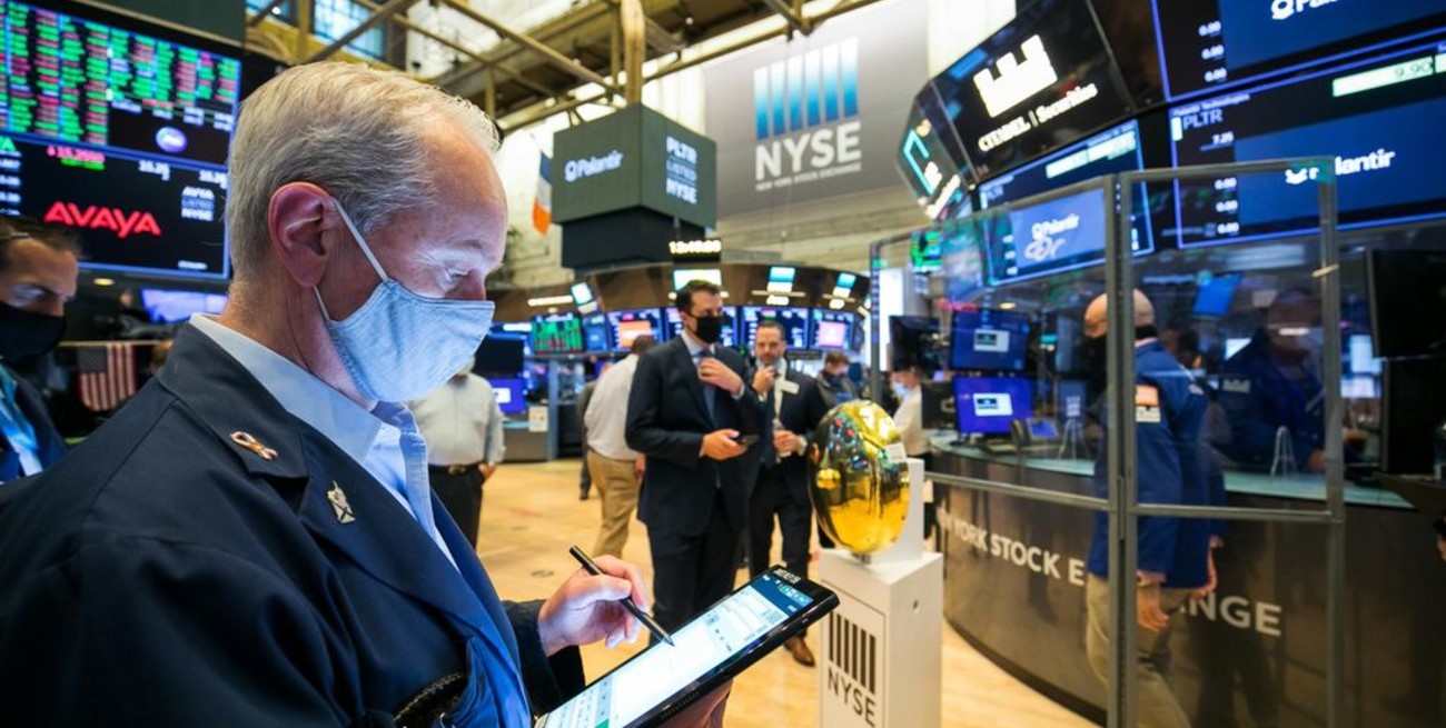 Los mercados retroceden por temor al creciente conflicto entre Rusia y Ucrania