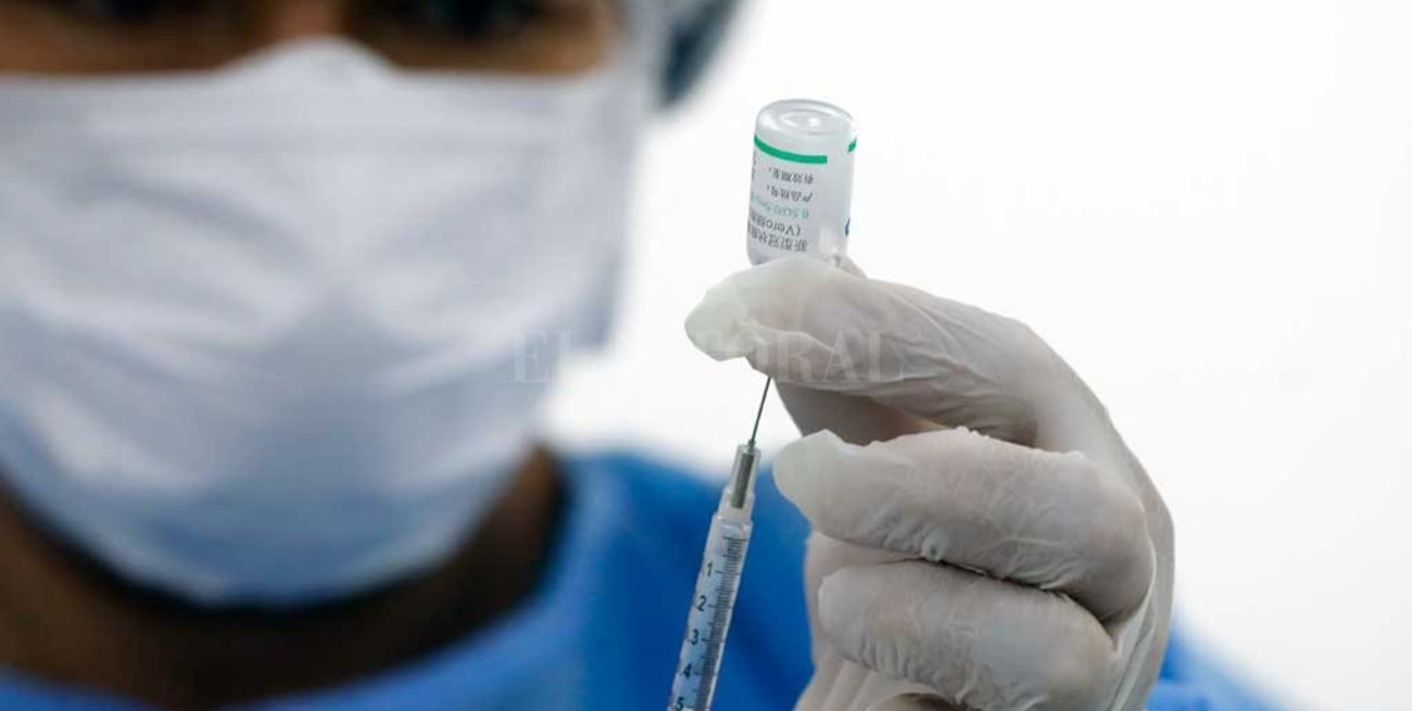 Cafiero afirmó que las provincias y los privados pueden comprar vacunas contra el Covid