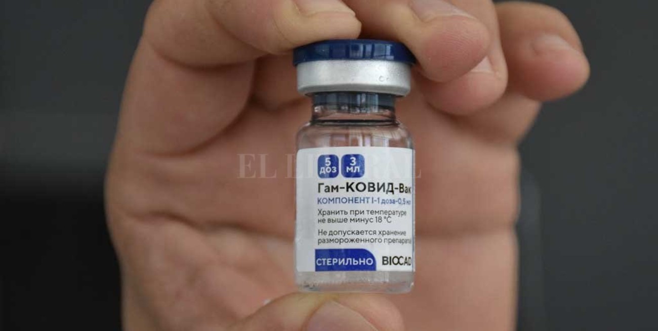 Rusia admite retrasos con la vacuna por la ampliación de la capacidad de sus plantas