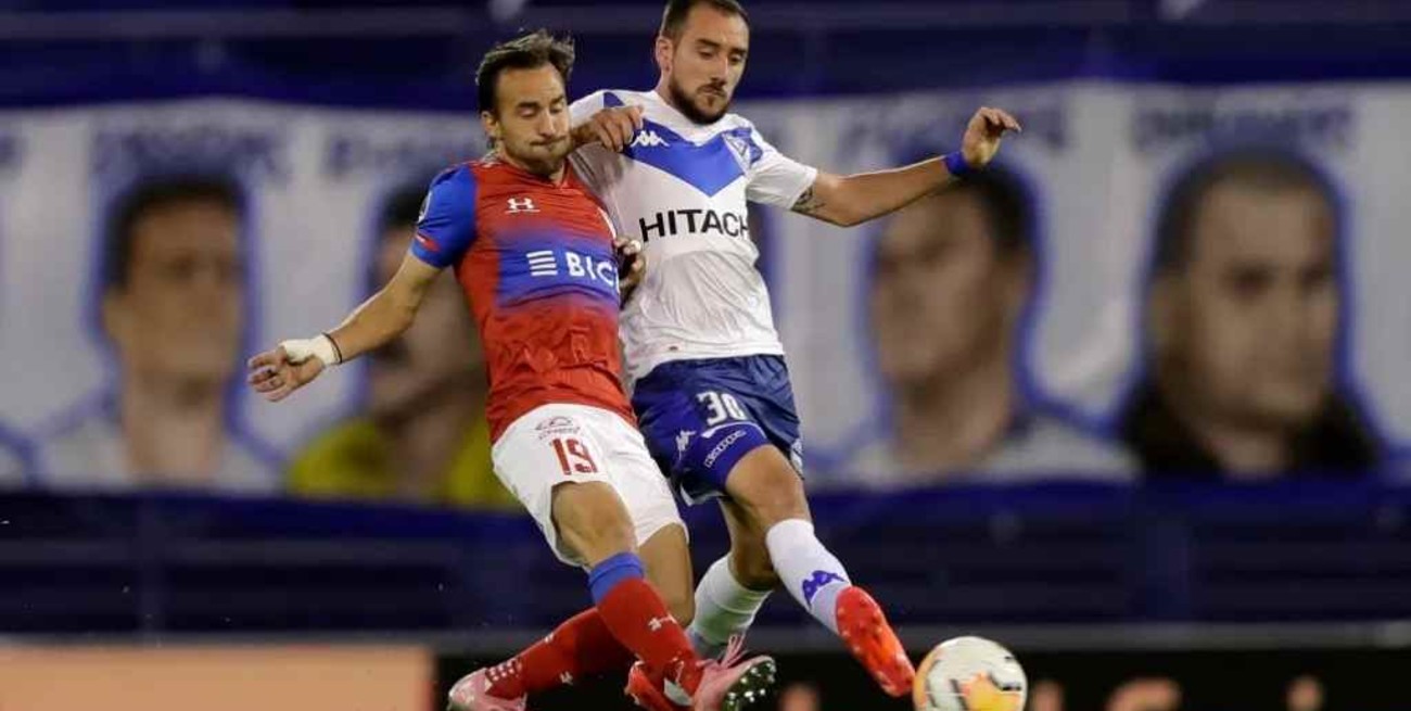 Vélez perdió Ante Universidad Católica en Liniers y complicó su futuro en la Copa Sudamericana 