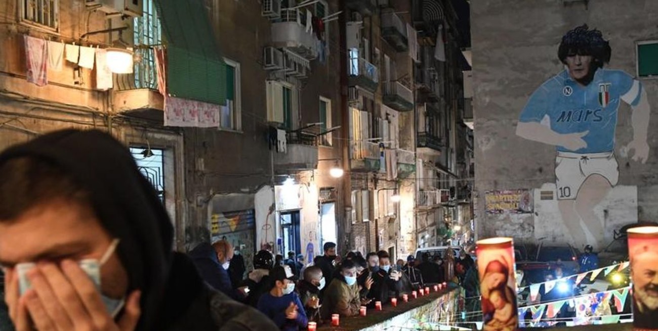 Nápoles prepara "el aplauso más grande de la historia" para despedir a Maradona