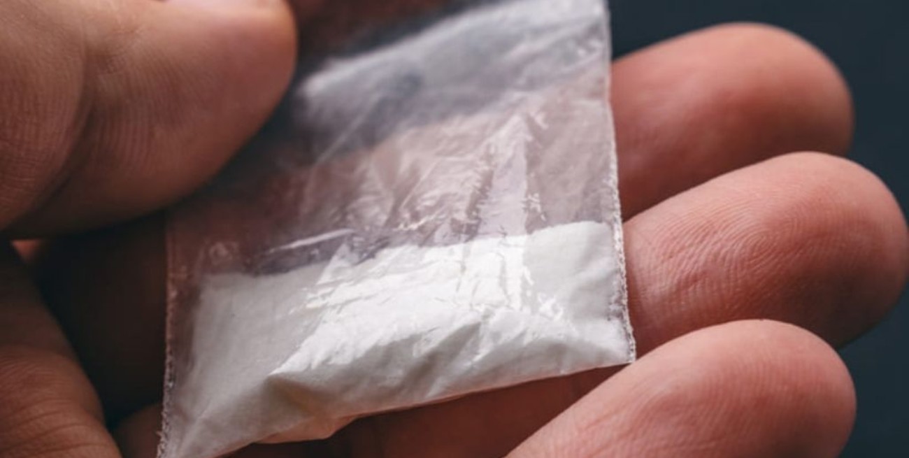 Investigan banda que enviaría cocaína de Argentina a Francia en sobres de análisis clínicos