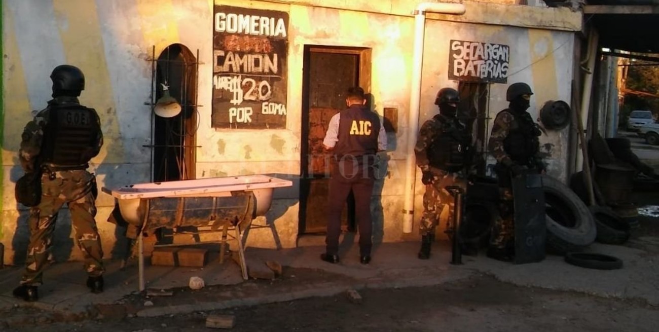 Lo buscaban por un crimen y por herir a dos personas; ahora está preso