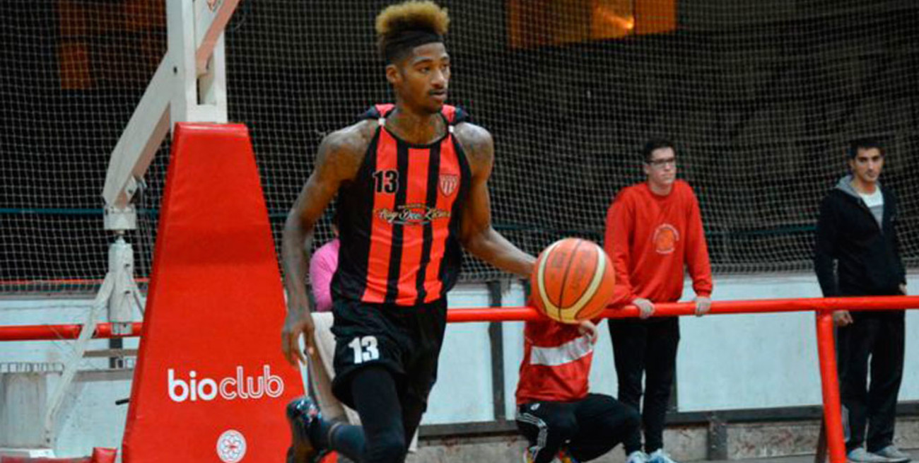 Libertad de Sunchales incorporó a Latraius Mosley