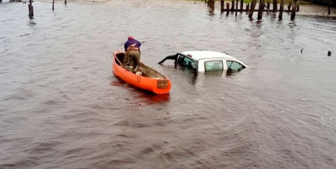 Despistaron y terminaron hundidos en el río Paranacito de Entre Ríos