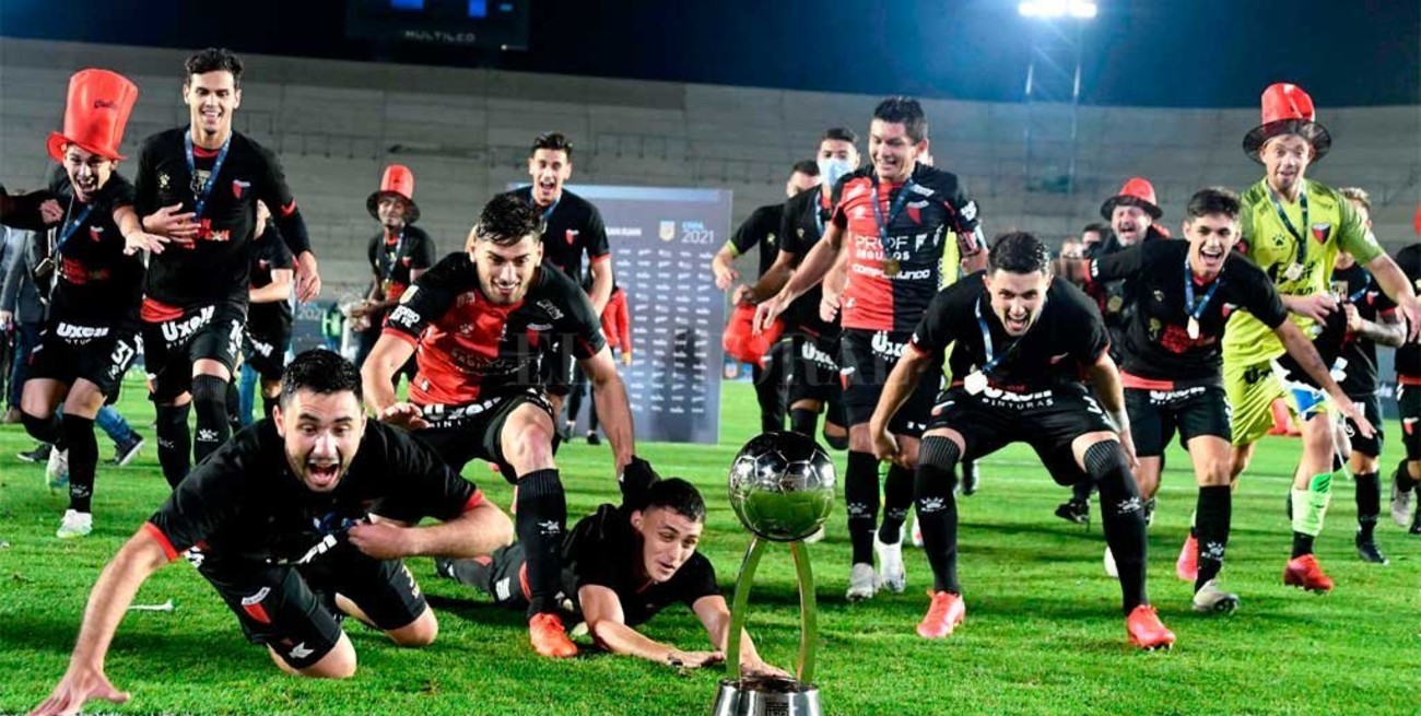 Equipos del fútbol argentino e internacional rendidos ante Colón Campeón