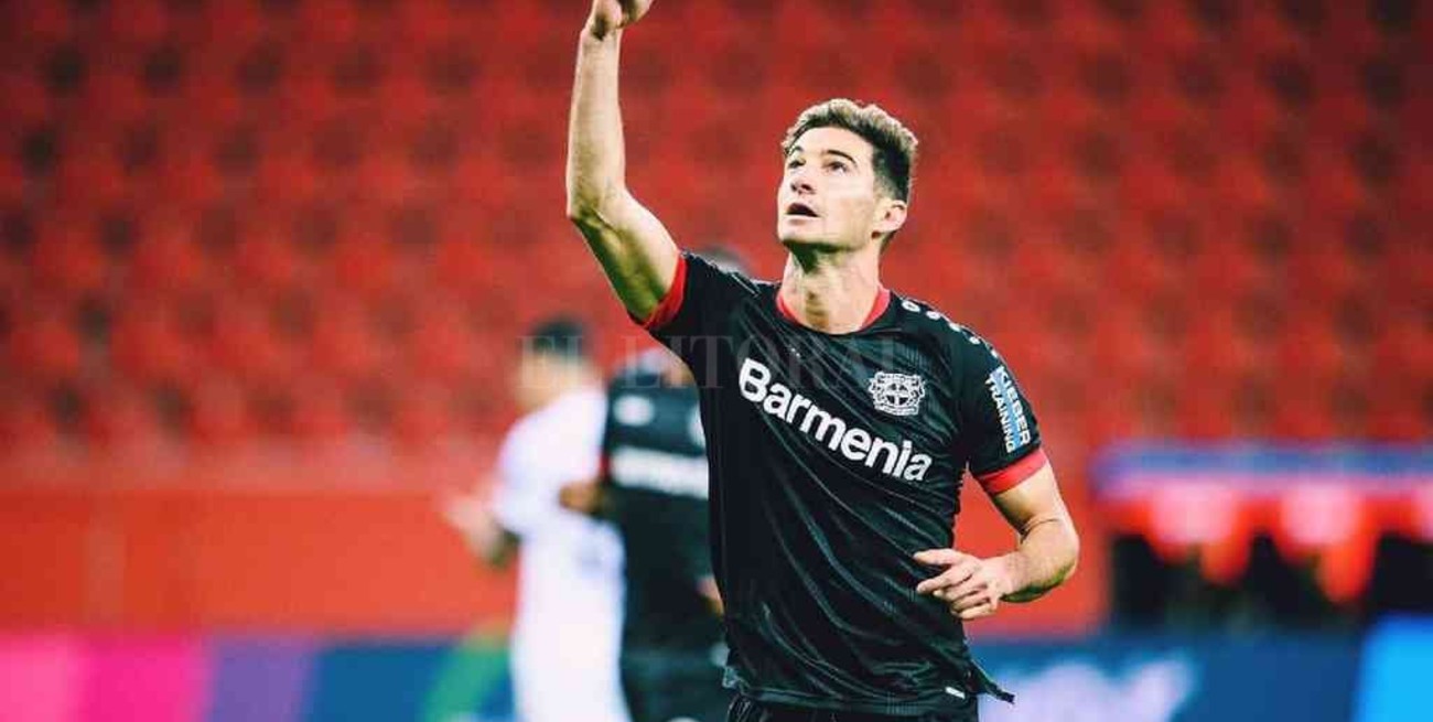 Lucas Alario quiere extender su racha goleadora en la Liga de Europa