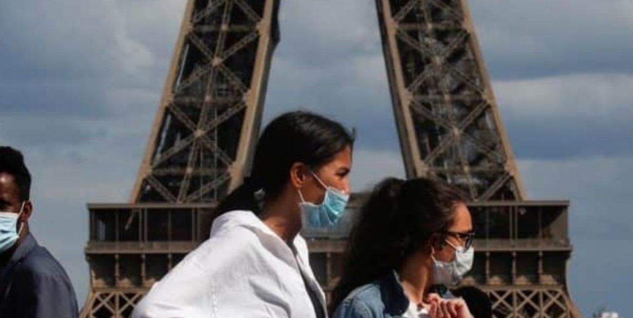 En Francia el aumento de casos de covid se disparó un 80 por ciento en una semana
