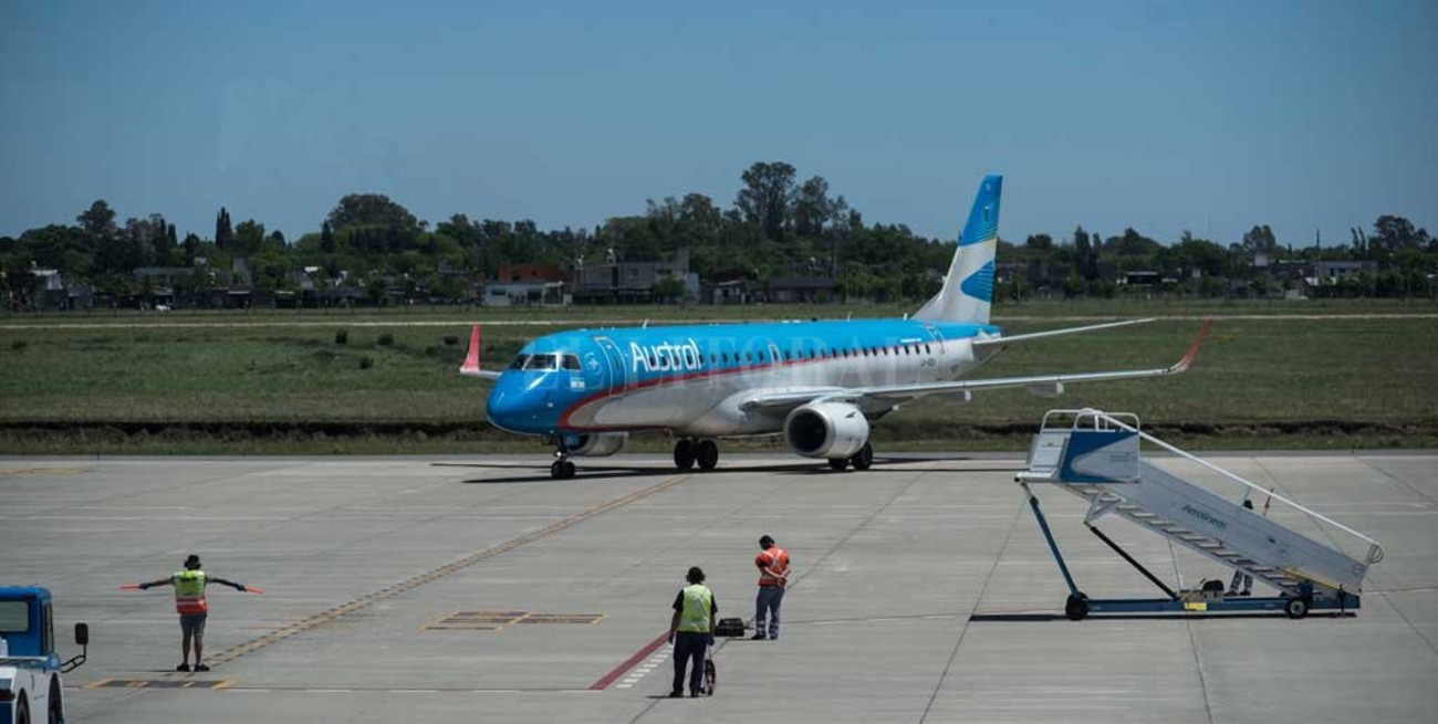 Rosario: aterrizó el primer avión comercial desde marzo