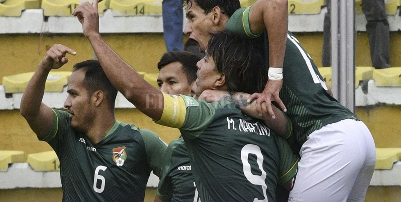 Bolivia goleó a Uruguay que complica su clasificación