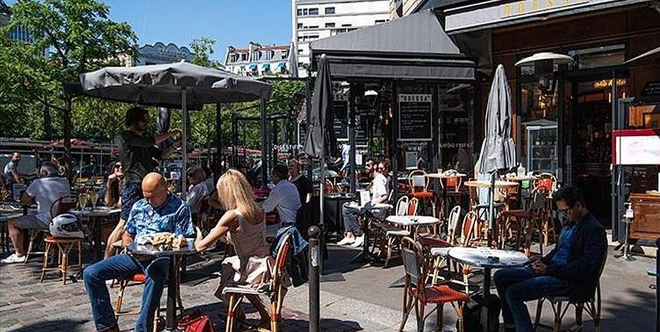 Reabren en Francia restaurantes, bares, cines, teatros y museos