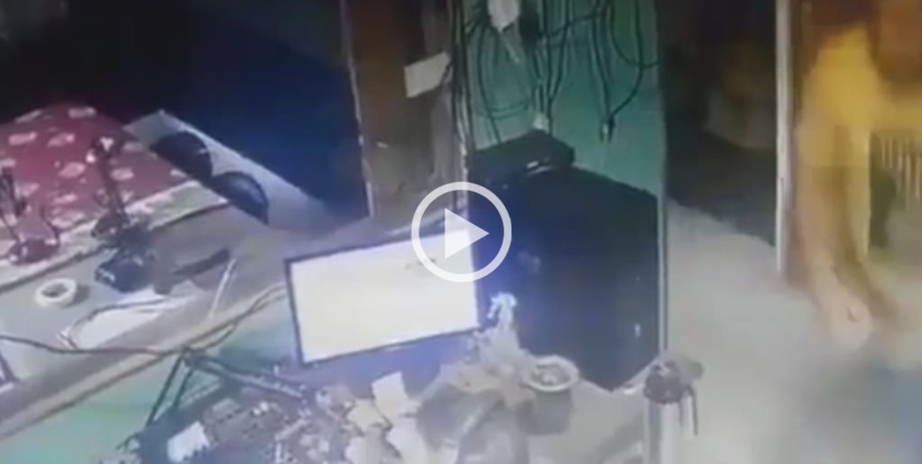 Video: Agredieron "en vivo" a un periodista que estaba denunciando hechos de corrupción en Chaco