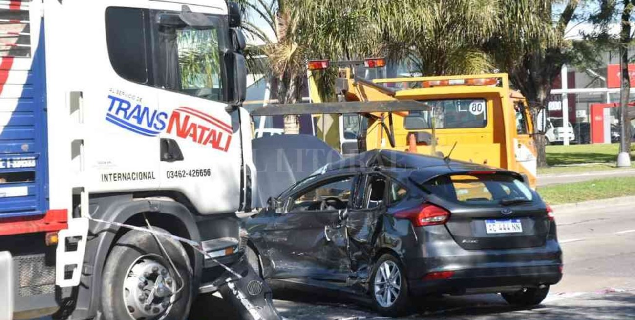 Impresionante accidente en Av. Alem y Sarmiento
