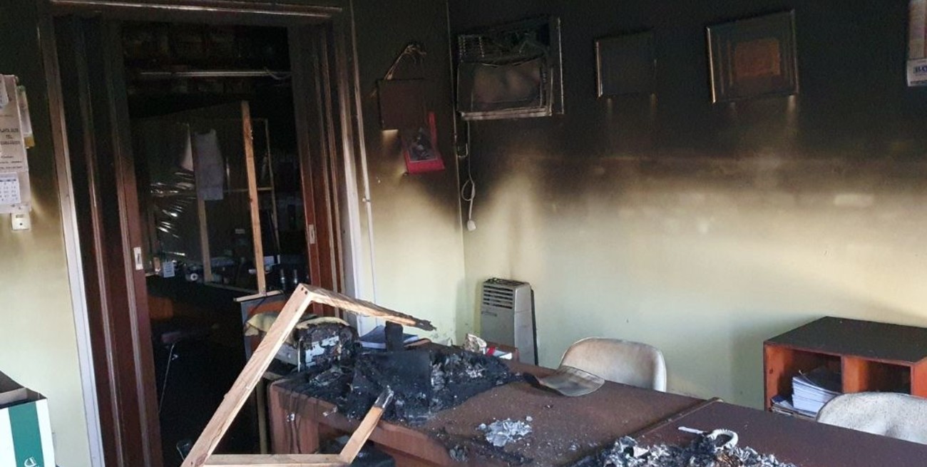 Lesgart, tras el incendio de la Comuna de Chabás: "Trabajaremos para revertir lo malo"